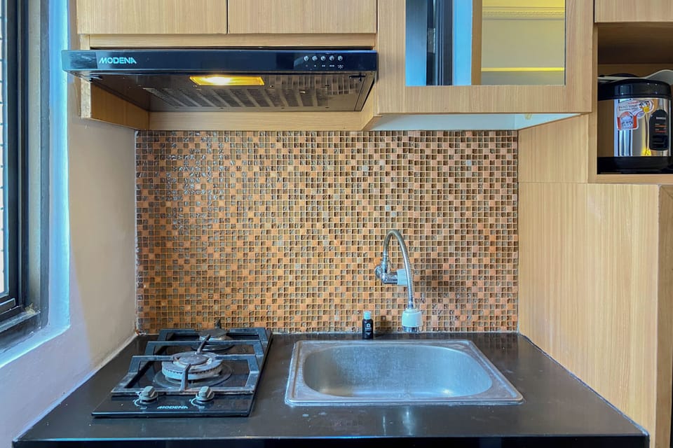 Studio | Private kitchen | Full-size fridge, stovetop, electric kettle