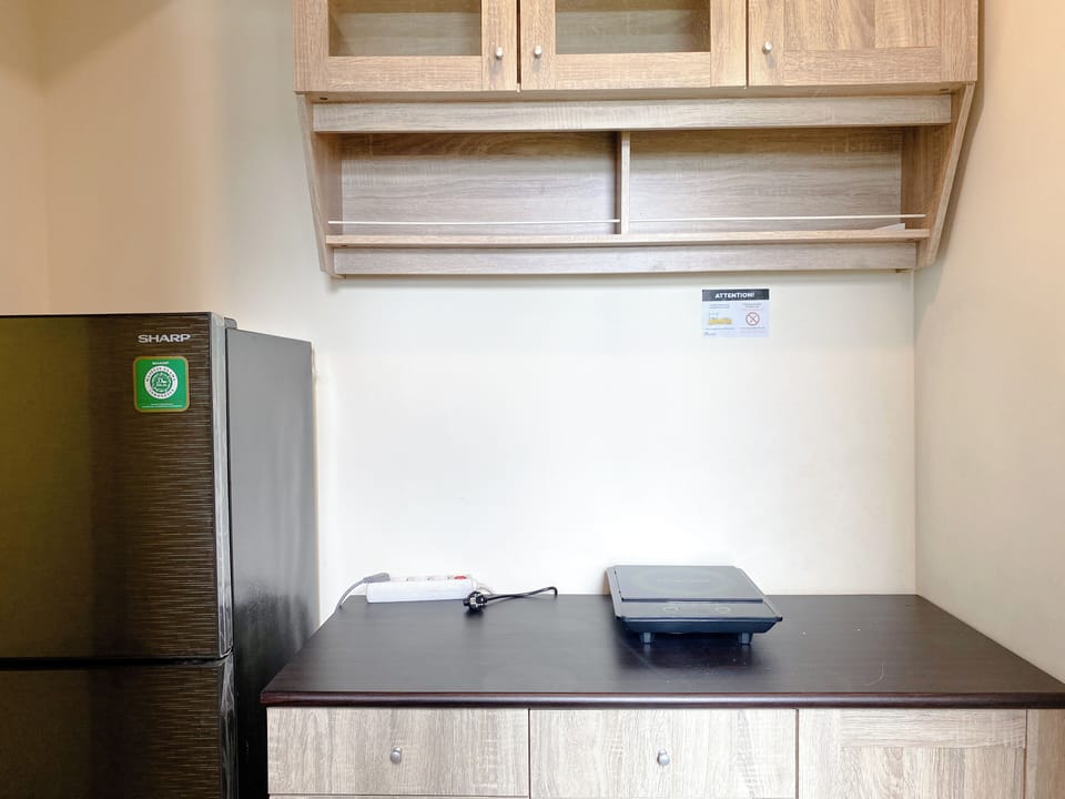 Apartment | Private kitchen | Full-size fridge, stovetop, electric kettle