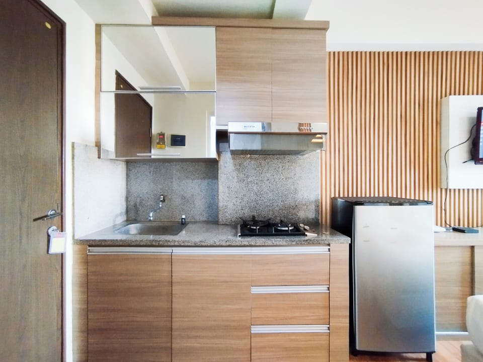 Studio | Private kitchen | Full-size fridge, stovetop