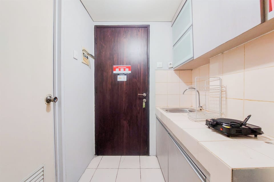 Studio | Private kitchen | Full-size fridge, stovetop, electric kettle