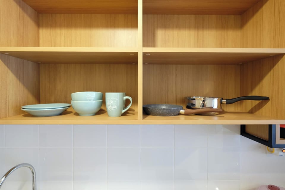 Studio | Private kitchen | Full-size fridge, stovetop, electric kettle