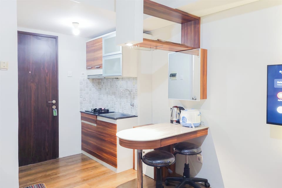 Studio | Private kitchen | Full-size fridge, stovetop, electric kettle