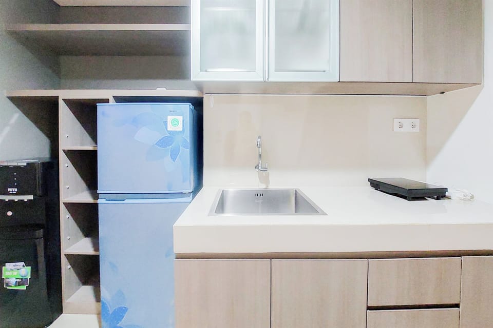 Apartment | Private kitchen | Full-size fridge, stovetop, electric kettle