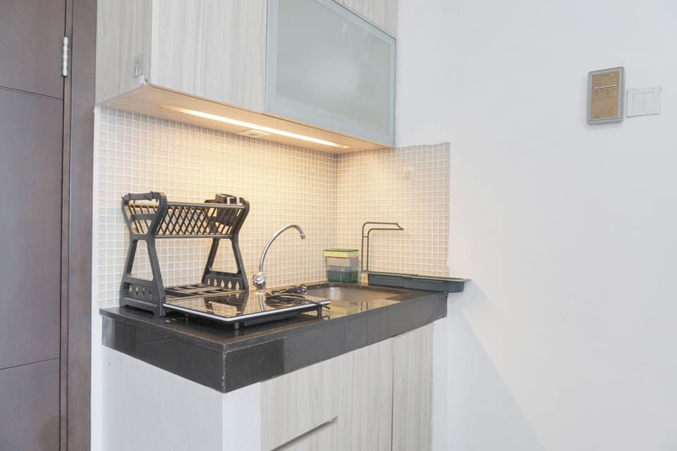 Apartment | Private kitchen | Full-size fridge, stovetop, electric kettle