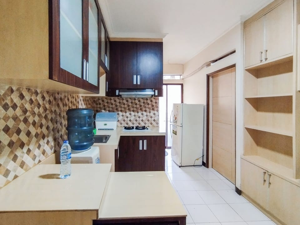 Apartment | Private kitchen | Full-size fridge, stovetop, electric kettle