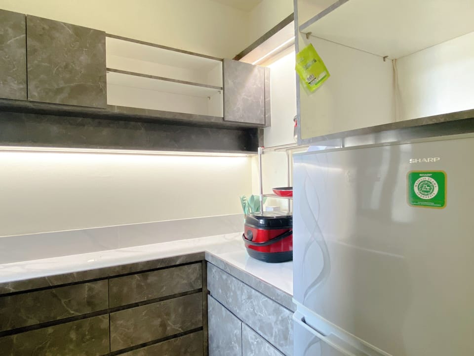 Apartment | Private kitchen | Fridge, stovetop, rice cooker