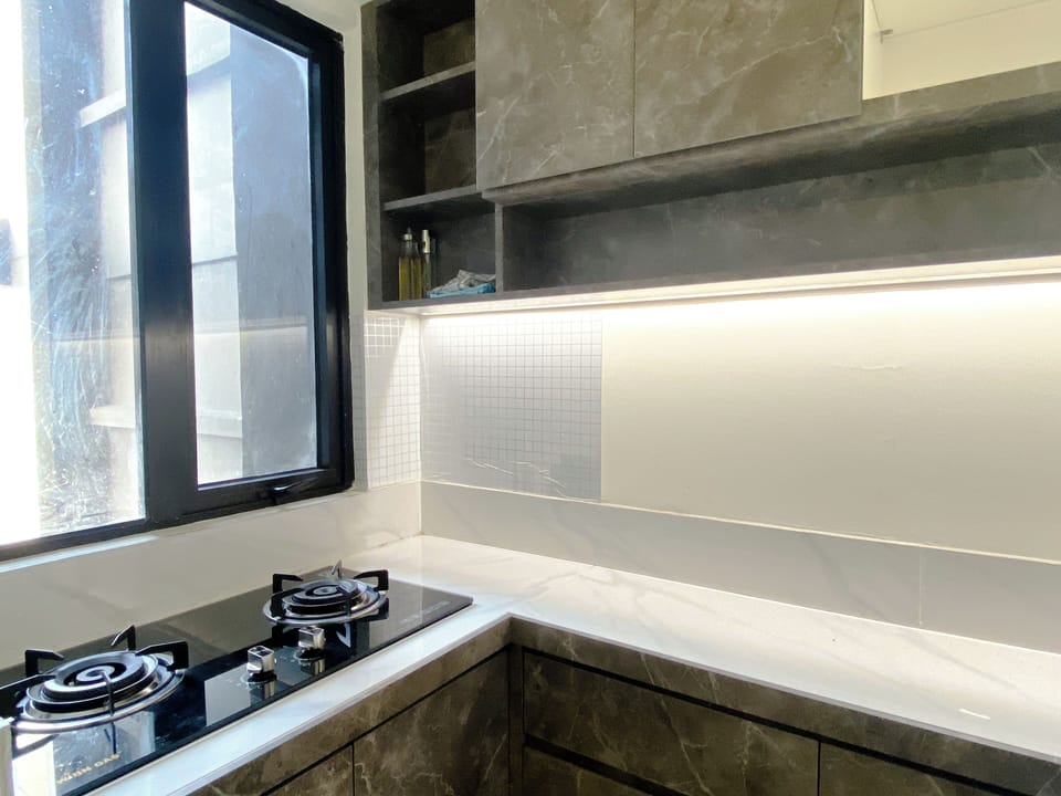 Apartment | Private kitchen | Fridge, stovetop, rice cooker