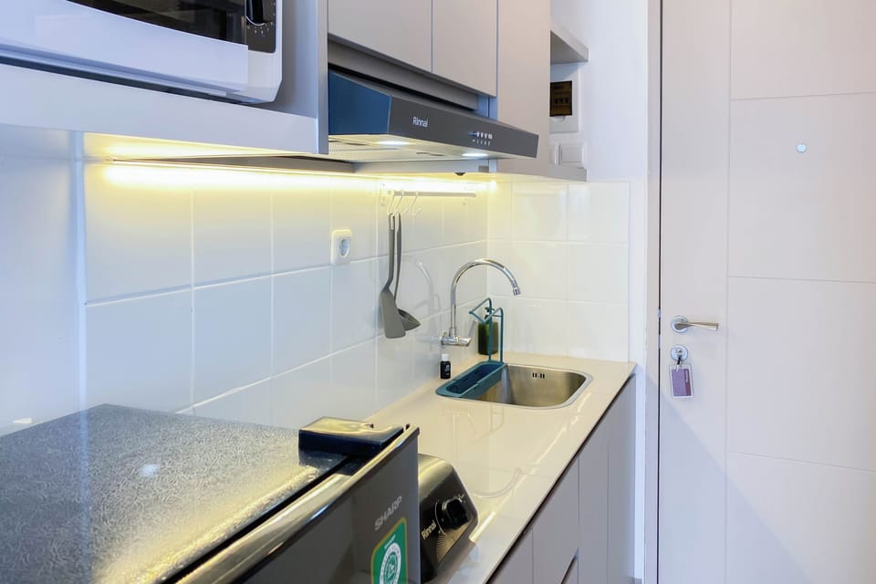Studio | Private kitchen | Fridge, stovetop, electric kettle, rice cooker