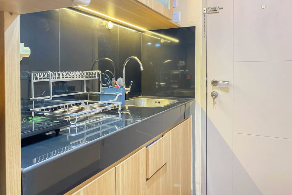 Studio | Private kitchen | Fridge, stovetop, electric kettle, rice cooker