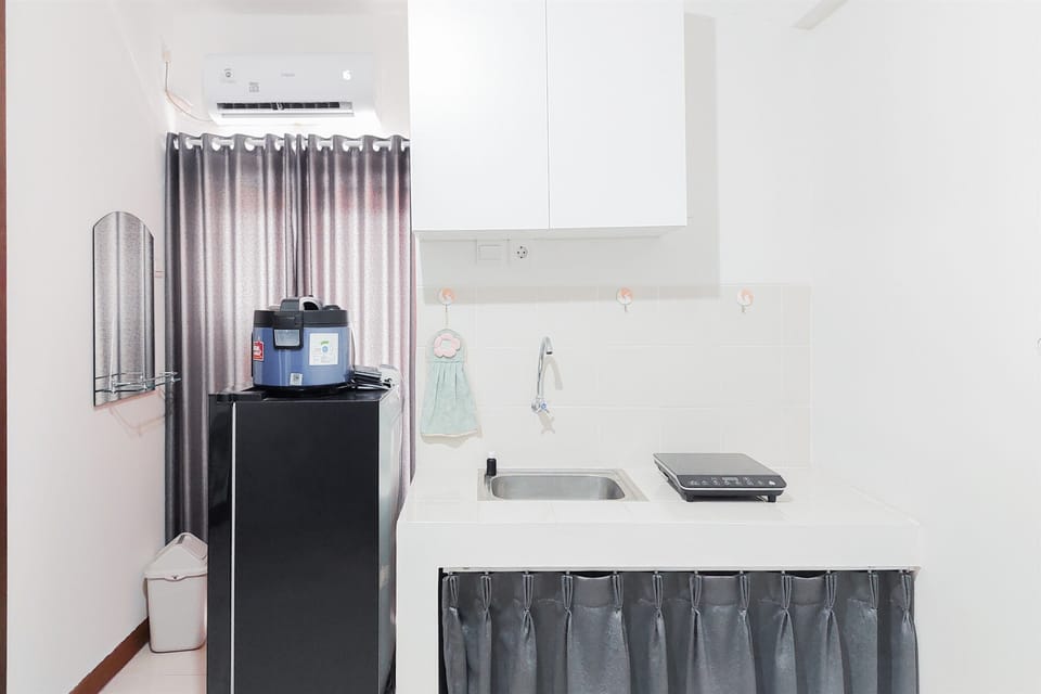 Apartment | Private kitchen | Fridge, stovetop, electric kettle, rice cooker