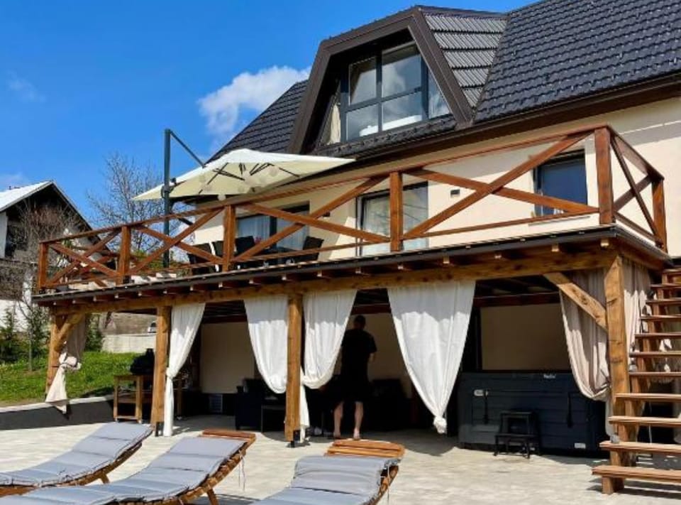 House (Three Bedroom Holiday Home) | Exterior