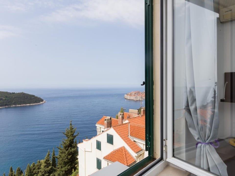 Apartment (One Bedroom Apartment with Sea View a) | View from room