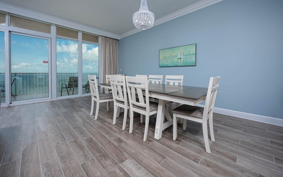Condo, 2 Bedrooms | Dining