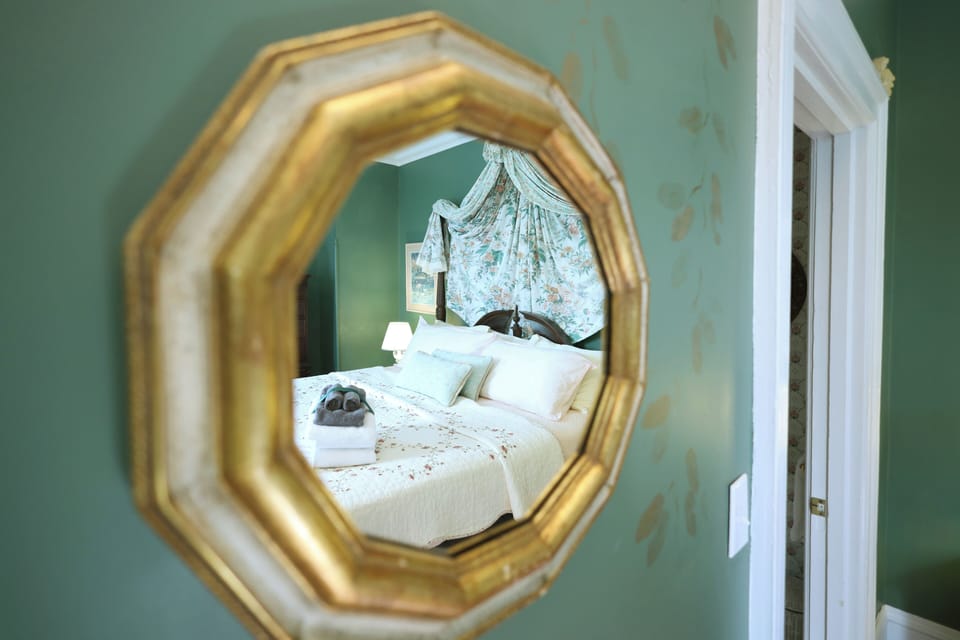 Standard Single Room, 1 King Bed, Garden View | Pillowtop beds, iron/ironing board, free WiFi