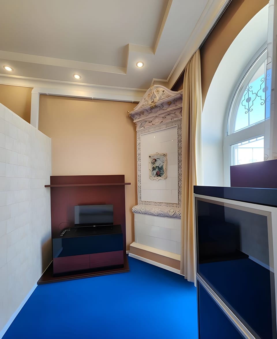 Deluxe Double Room, Balcony, City View | 1 bedroom, minibar, desk, laptop workspace