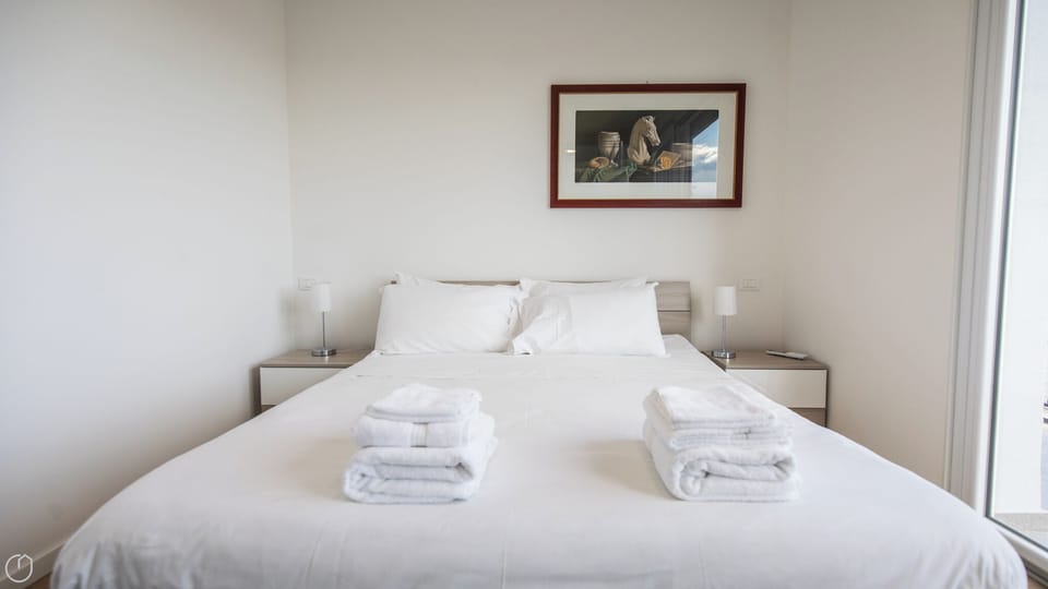 Apartment (1 Bedroom) | 1 bedroom, desk, laptop workspace, iron/ironing board