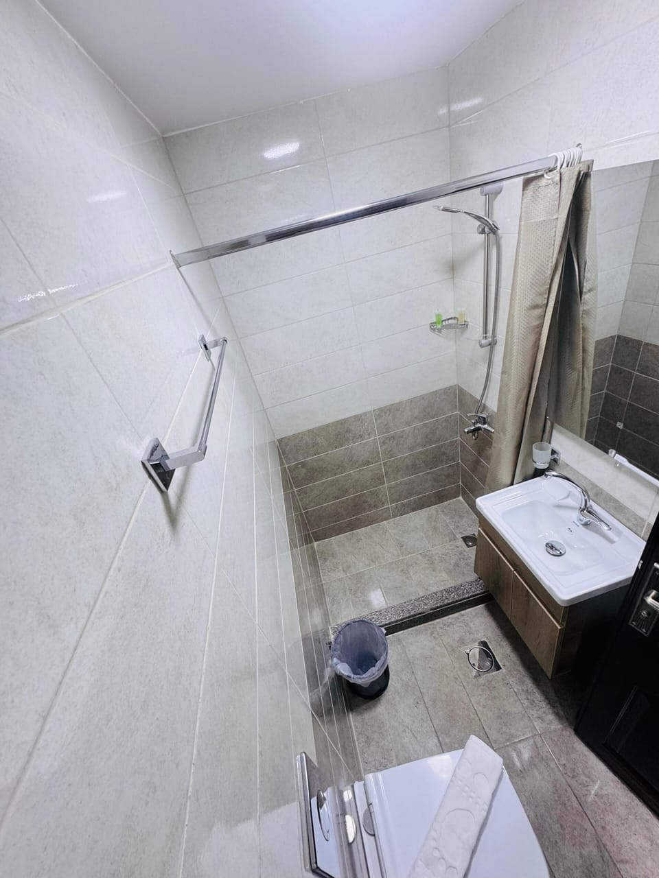 Economy Double Room | Bathroom