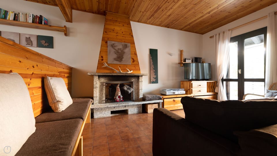 Apartment (3 Bedrooms) | Front of property