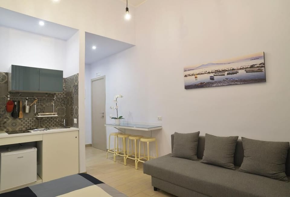 Deluxe Quadruple Room | Individually decorated, individually furnished, desk, soundproofing