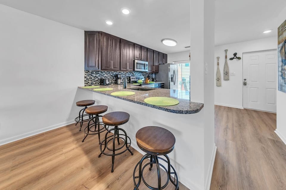 House, Multiple Beds (Largo Mar 106) | Private kitchen | Oven, toaster, cookware/dishes/utensils