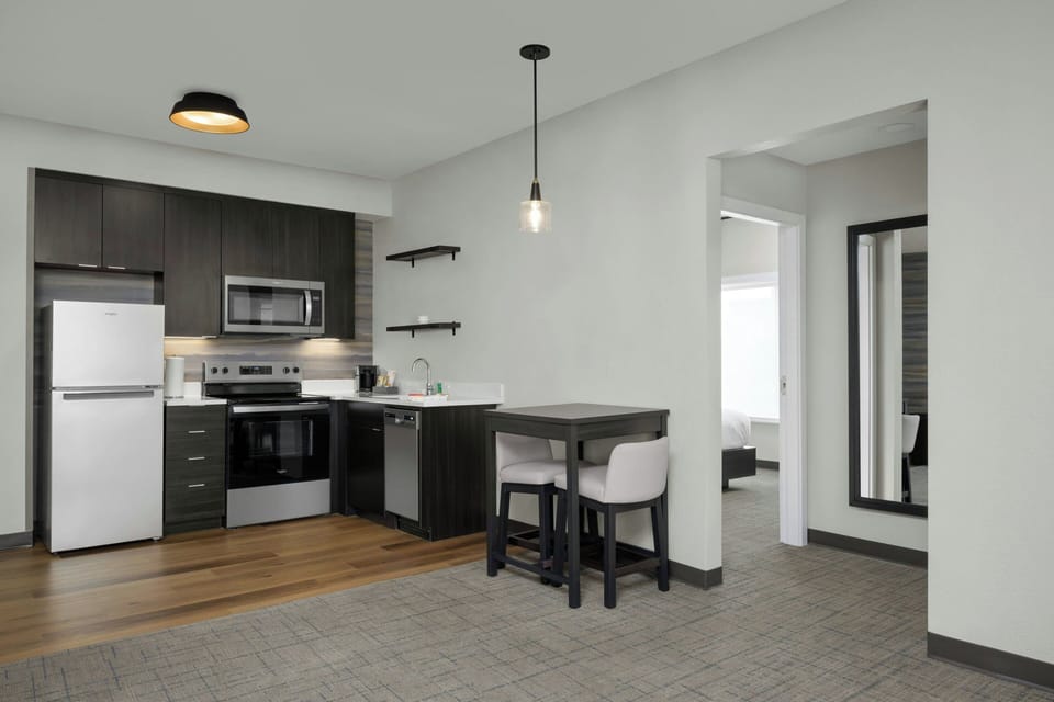 Suite, 1 Bedroom | Free WiFi, bed sheets
