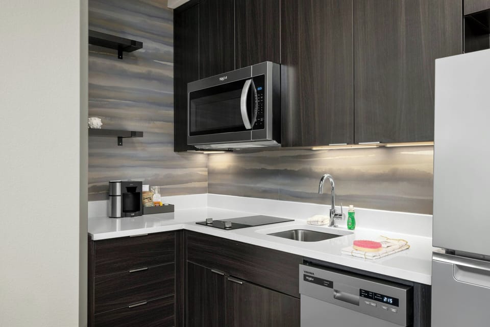 Coffee/tea maker, dining tables