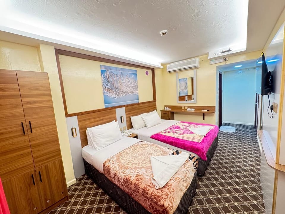 Standard Twin Room | Laptop workspace, free WiFi, bed sheets