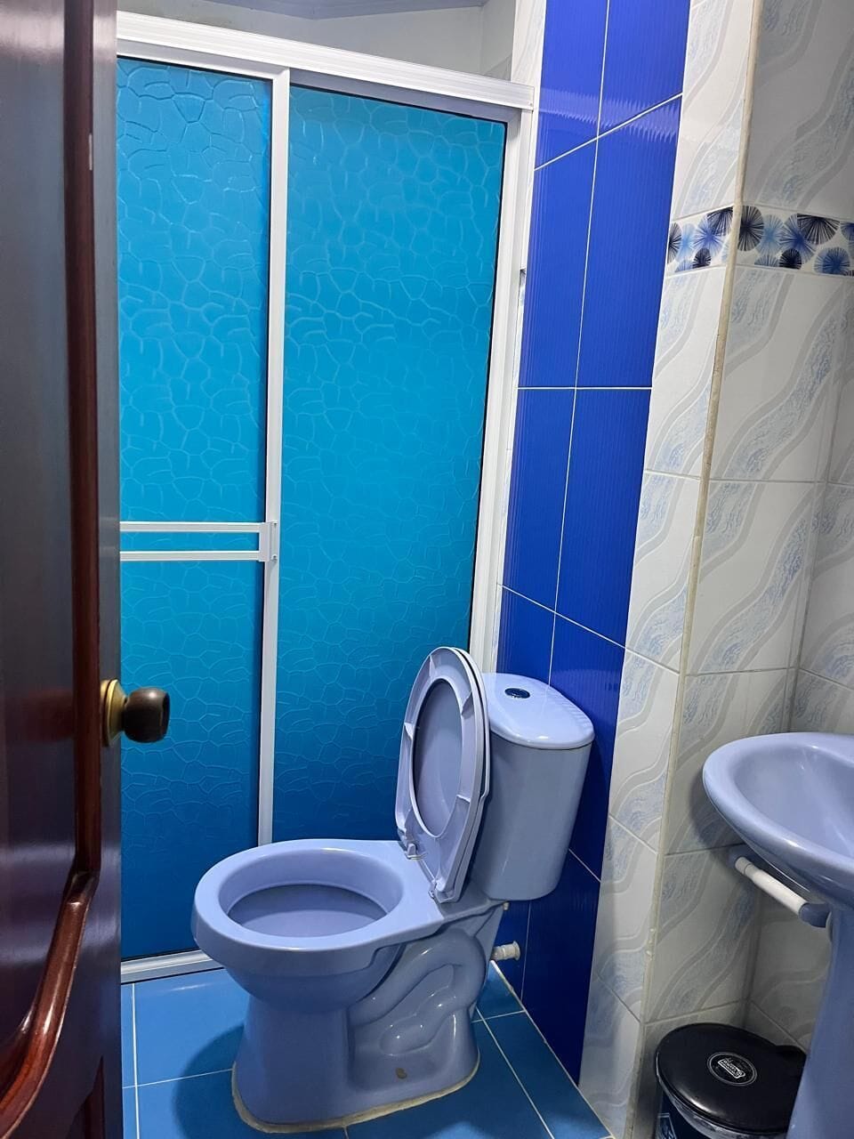 Standard Quadruple Room | Bathroom | Shower, towels, soap, toilet paper