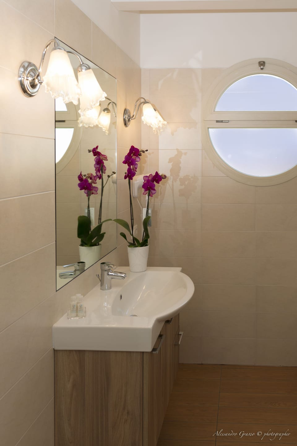 Classic Suite, Accessible, City View | Bathroom sink