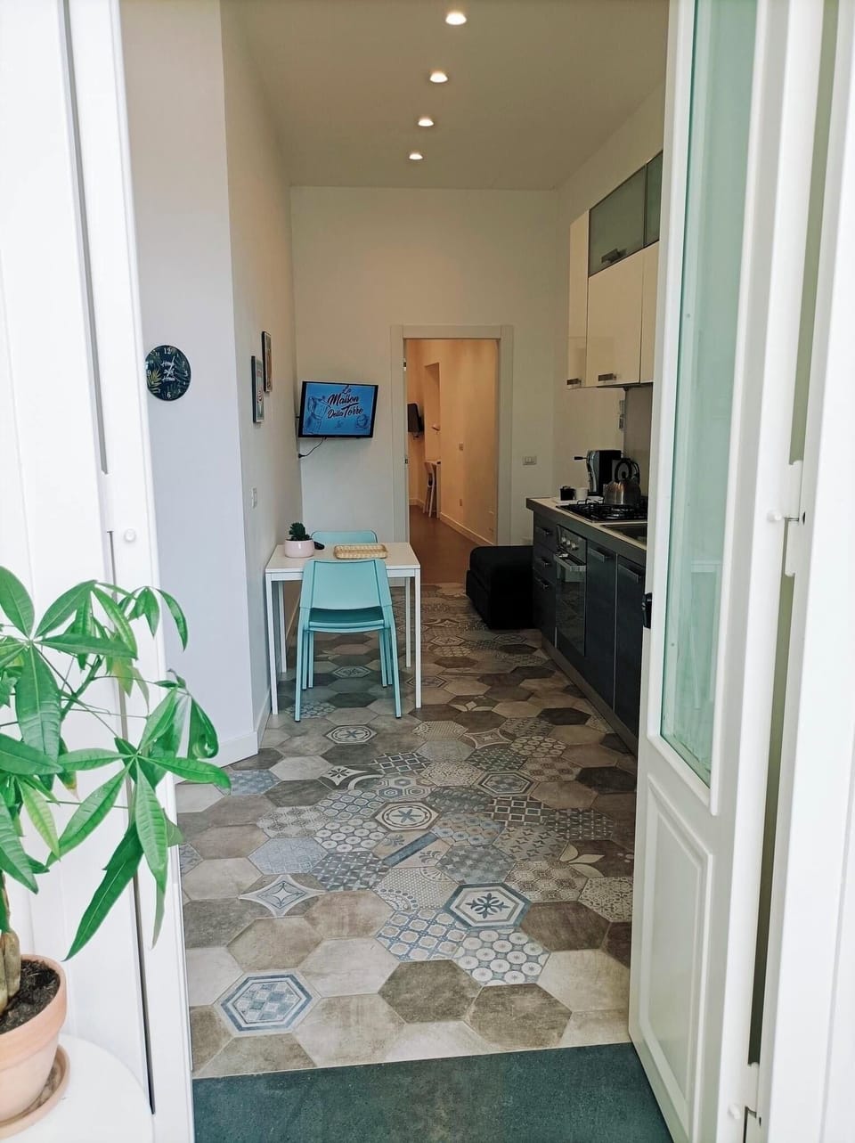 House, 1 Bedroom, Balcony | Property entrance