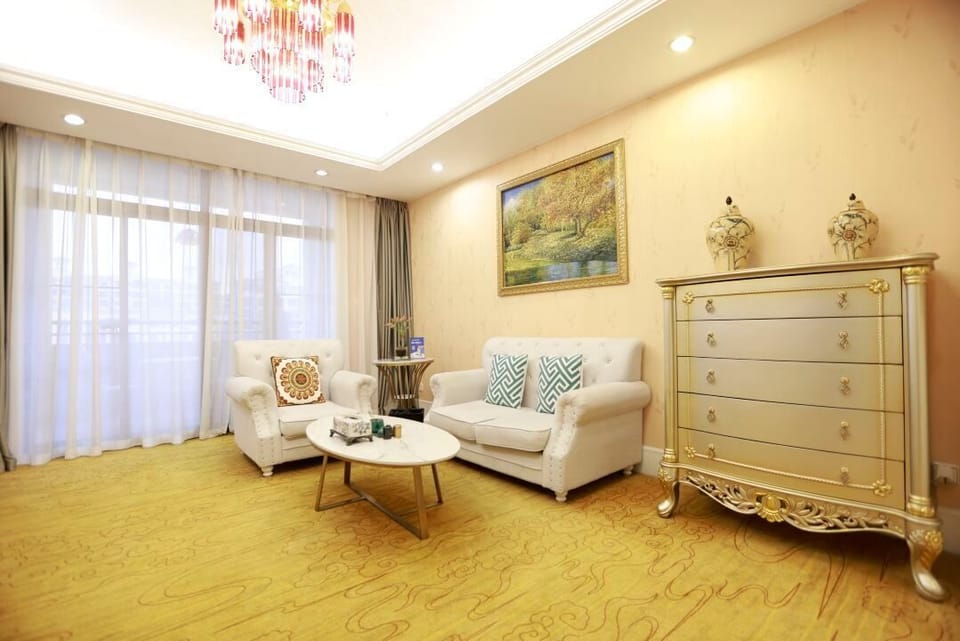 Superior Suite | Soundproofing, free WiFi, bed sheets