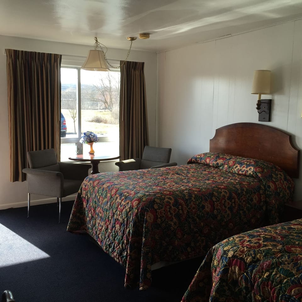 Free WiFi, bed sheets