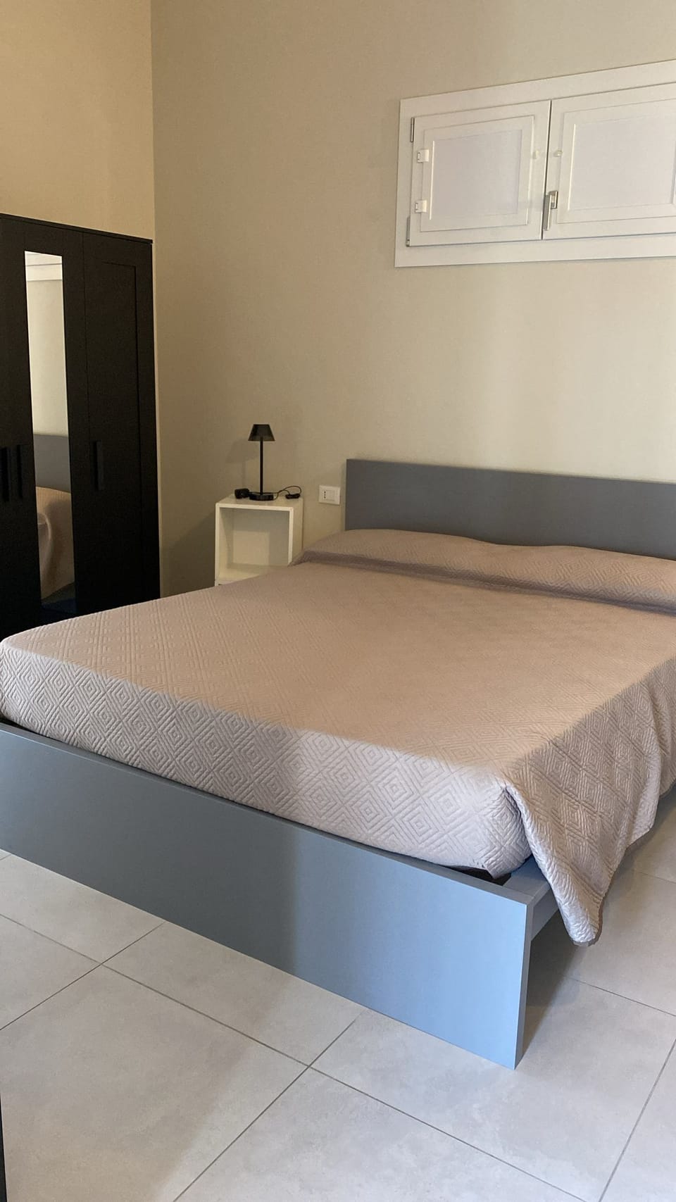 Deluxe Room, Non Smoking, Private Bathroom | In-room safe, desk, soundproofing, WiFi (free)