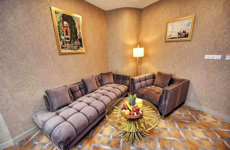 In-room safe, blackout drapes, soundproofing, WiFi (free)