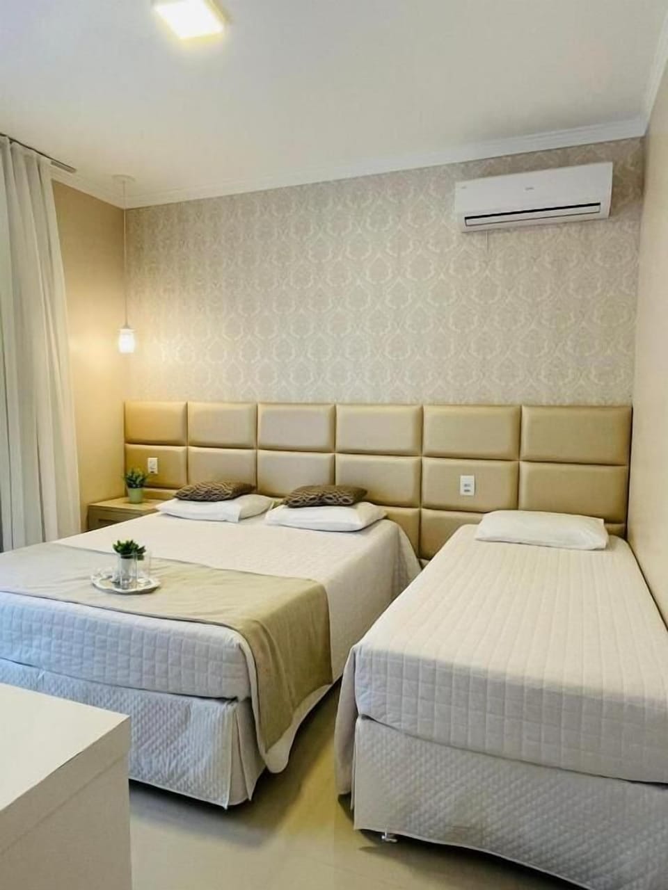 Triple Room | In-room safe, blackout drapes, soundproofing, free WiFi