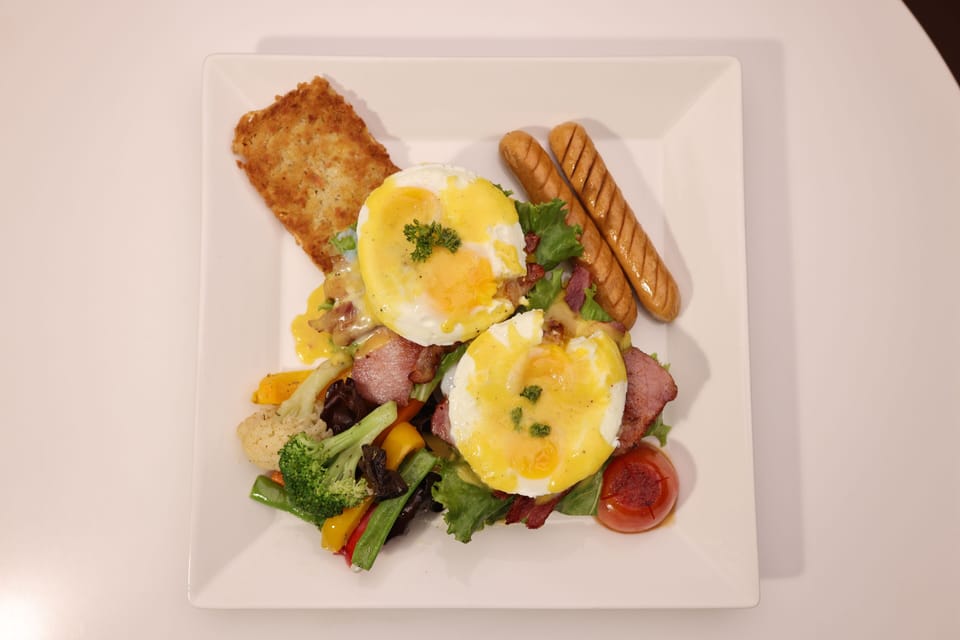 Daily buffet breakfast for a fee