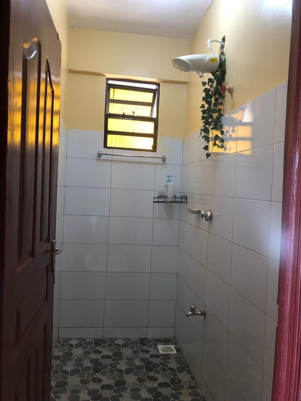 Deluxe Apartment, City View | Bathroom | Shower, rainfall showerhead, free toiletries, bidet