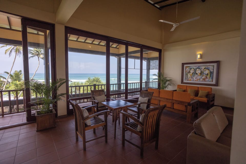 Exclusive Villa, Ocean View | Living area