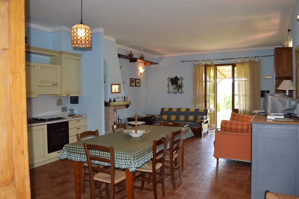 Apartment, 2 Bedrooms, Smoking, Patio | Interior