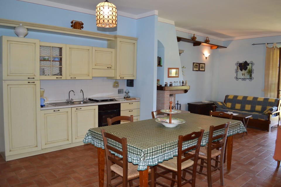 Apartment, 2 Bedrooms, Smoking, Patio | Interior