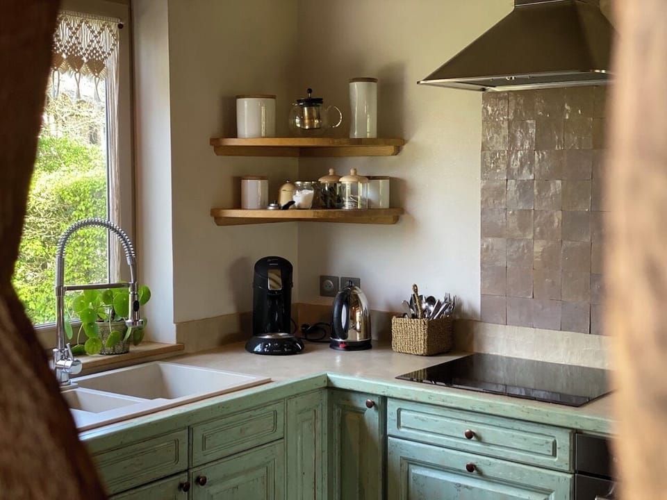 Premium House, Garden View | Private kitchen | Electric kettle