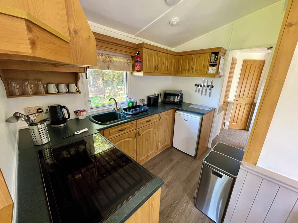 Standard House, 2 Bedrooms, Garden View | Private kitchen | Fridge, microwave, oven, toaster