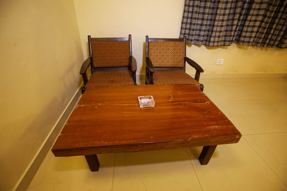 Deluxe Room, Balcony, Hill View | Desk, soundproofing, free WiFi, bed sheets