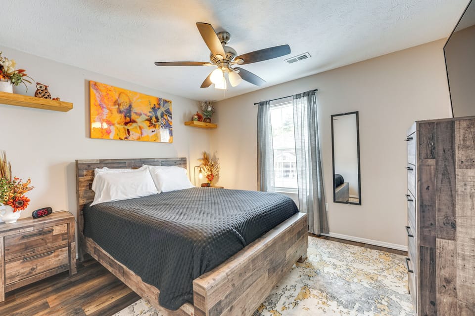 Mtn-view Gem w/ Hot Tub Access: Branson Condo Apartment in Branson