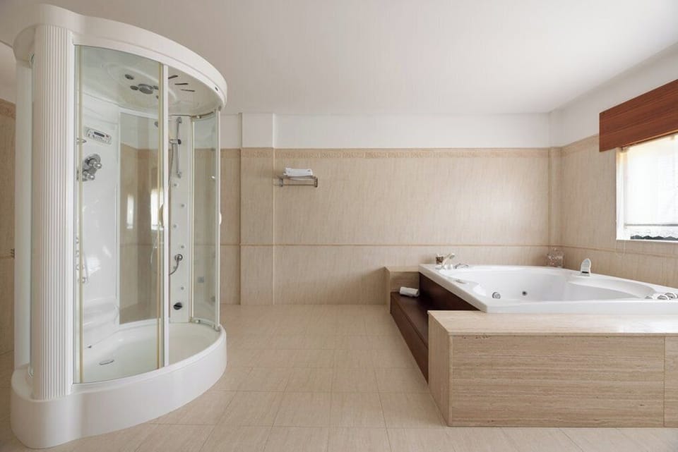 Executive Room, Terrace | Minibar, in-room safe, desk, free WiFi