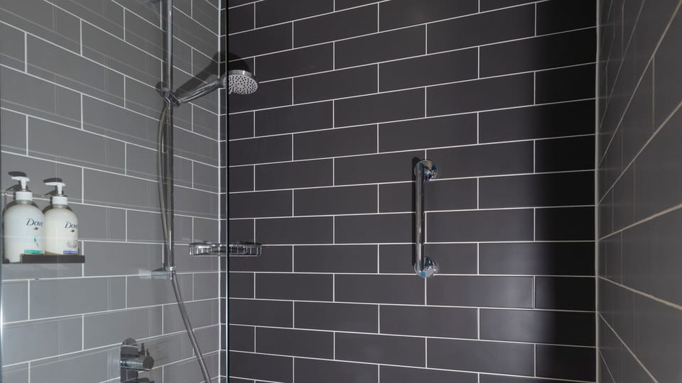 Standard Room, Multiple Beds (Free Hot Breakfast) | Desk, blackout drapes, free cribs/infant beds, free WiFi