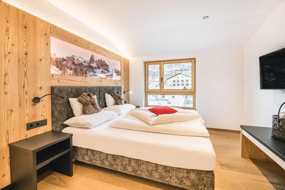 Family Apartment | In-room safe, soundproofing, free WiFi