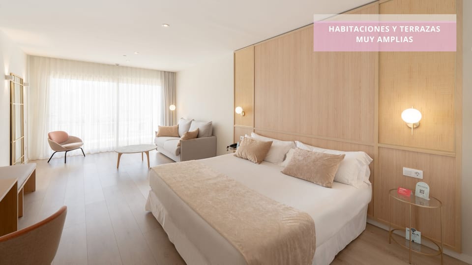 Minibar, in-room safe, desk, blackout drapes