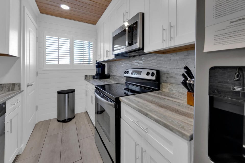 Condo, Multiple Beds (Southbay by the Gulf 101) | Private kitchen | Oven, toaster