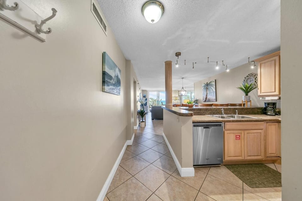 Condo, Multiple Beds, Ocean View (Destin on the Gulf 205) | Interior